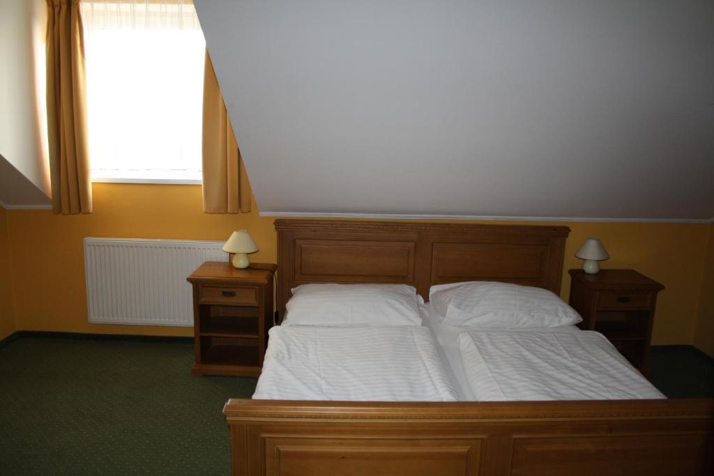 Hotel Boucek Mochov Cameră foto